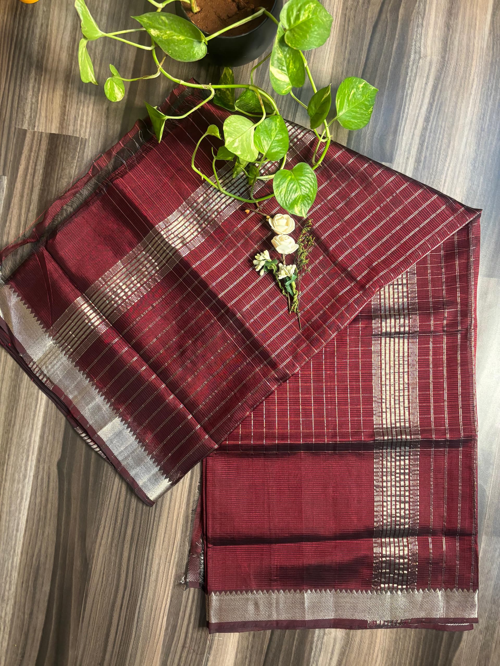 Wine Maroon Checked Mangalagiri Pattu Saree